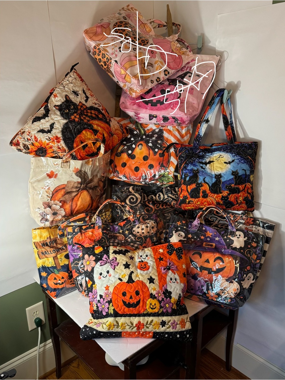 CHOOSE 1 Festive Fall PVC or QUILTED TOTE BAG NWT